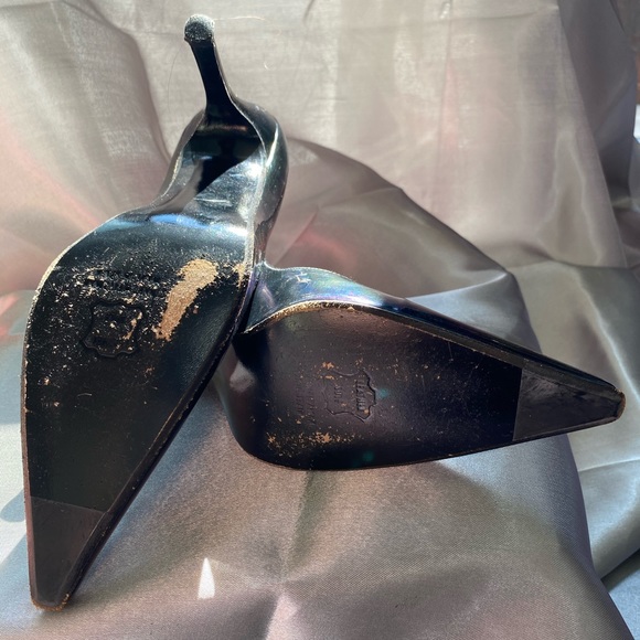 Stuart Weitzman black pearlized pointed pump - Picture 7 of 7